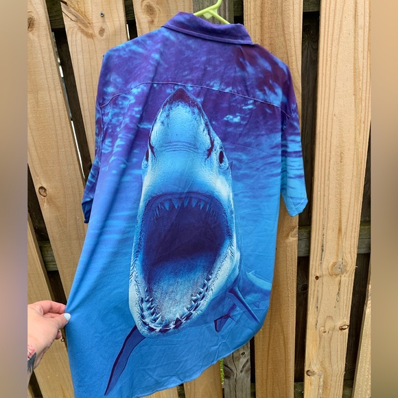 Shark Shirt Button Down Short Sleeve Mens 2X - Picture 2 of 10